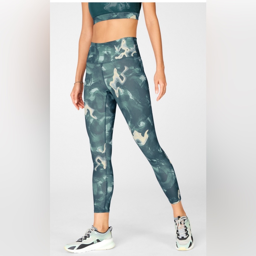 NWOT Fabletics Legging - Picture 1 of 4